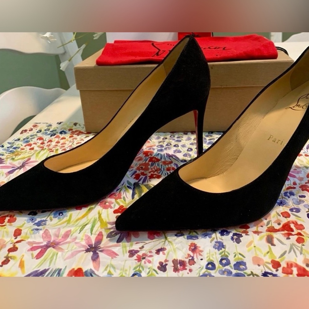Christian Louboutin “So Kate” 85 Classic Black Pumps - Picture 2 of 9